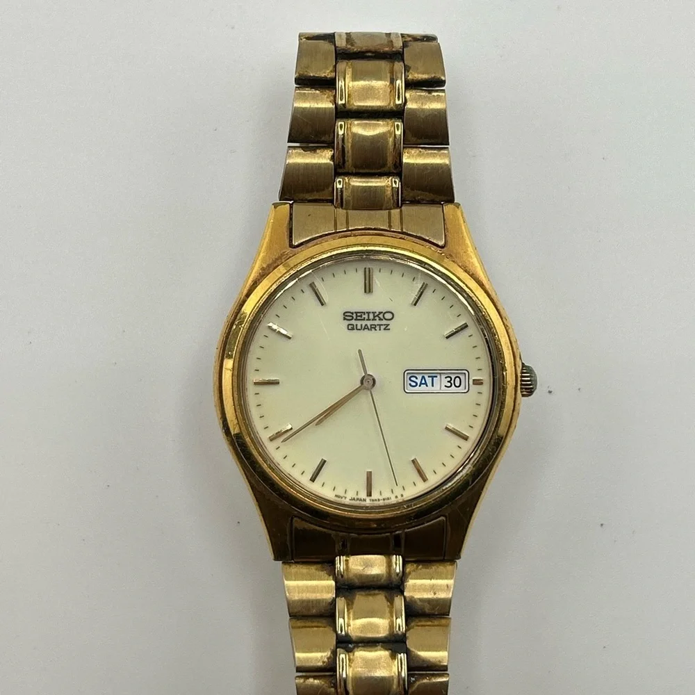Vintage Seiko Quartz Light In Dark Men’s Gold Tone Date Day Watch #577